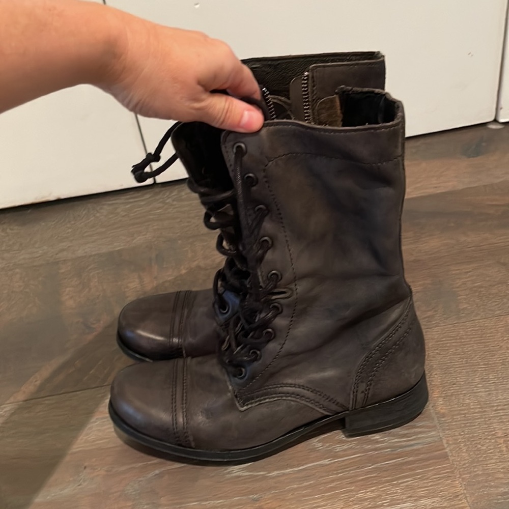 All Saints military combat boots 37 leather. “Black” but more of a dark gray - Picture 3 of 5